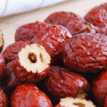 Cách pha trà táo đỏ ngon, bổ dưỡng: Bí quyết vàng tại nhà!